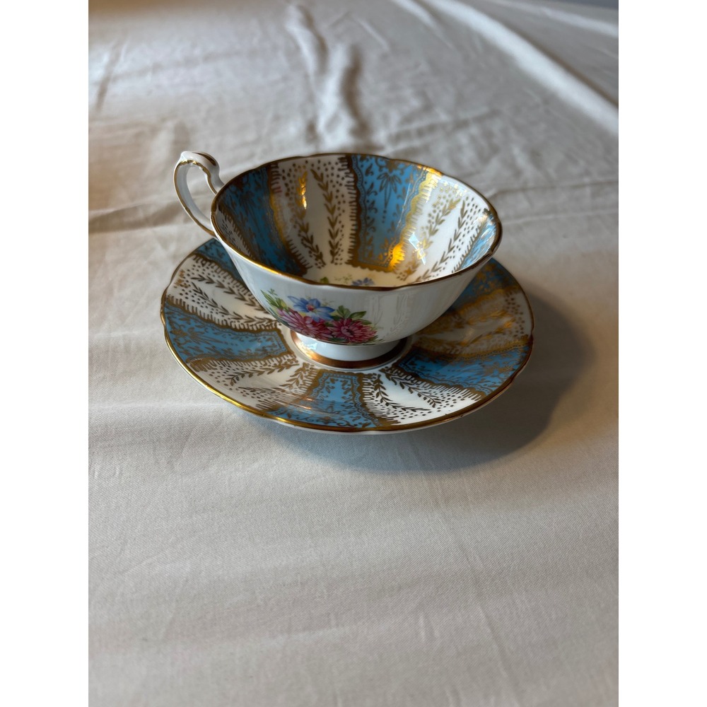 Paragon Teacup Saucer Set Blue Gold Floral‎ Fine Bone China England F144B
